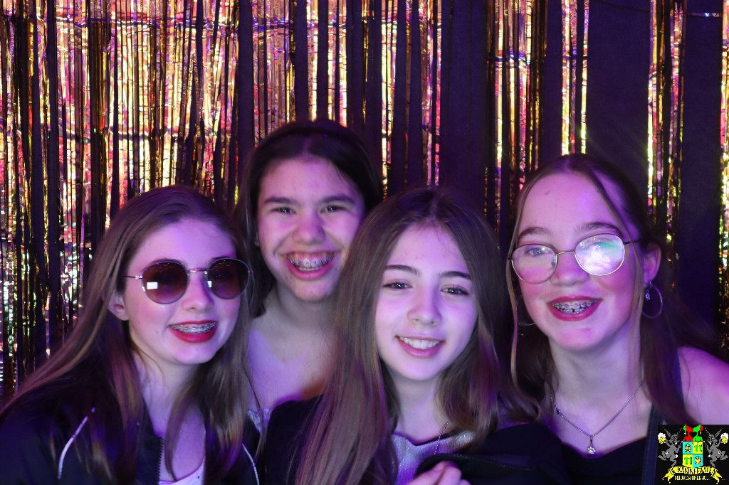 ../Images/Jeugd Opwarmbal Photobooth 096.jpg